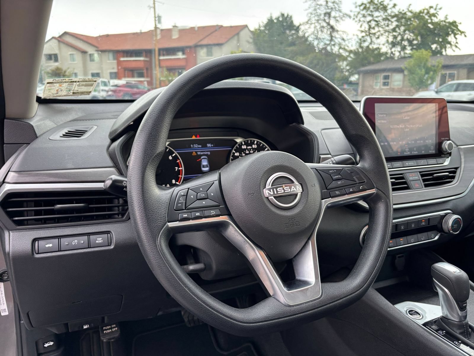 Used 2025 Nissan Altima 2.5 SV FWD image 34