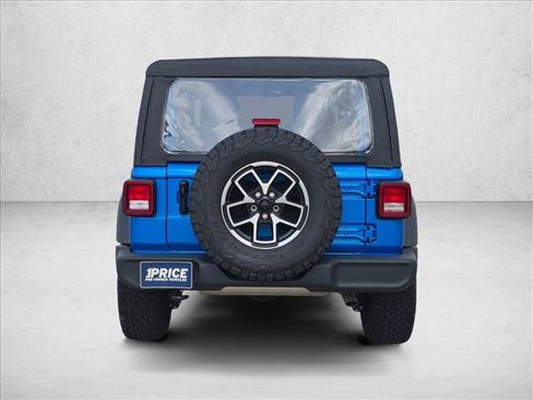 Used 2025 Jeep Wrangler Sport AWD/4WD image 6