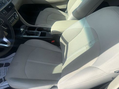 Used 2017 Kia Optima LX FWD image 9