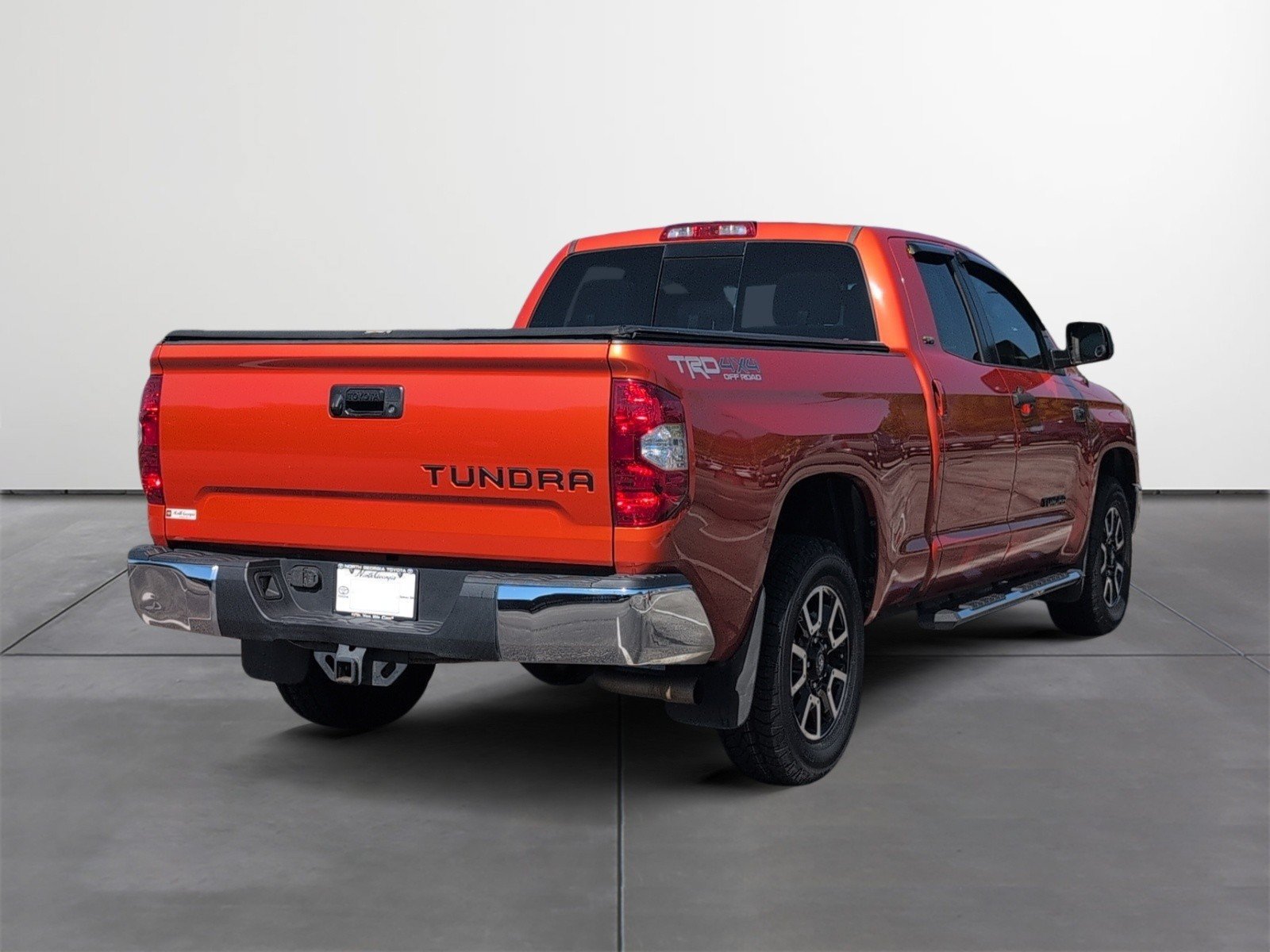 Used 2016 Toyota Tundra SR5 w/ TRD Off Road Package AWD/4WD image 5
