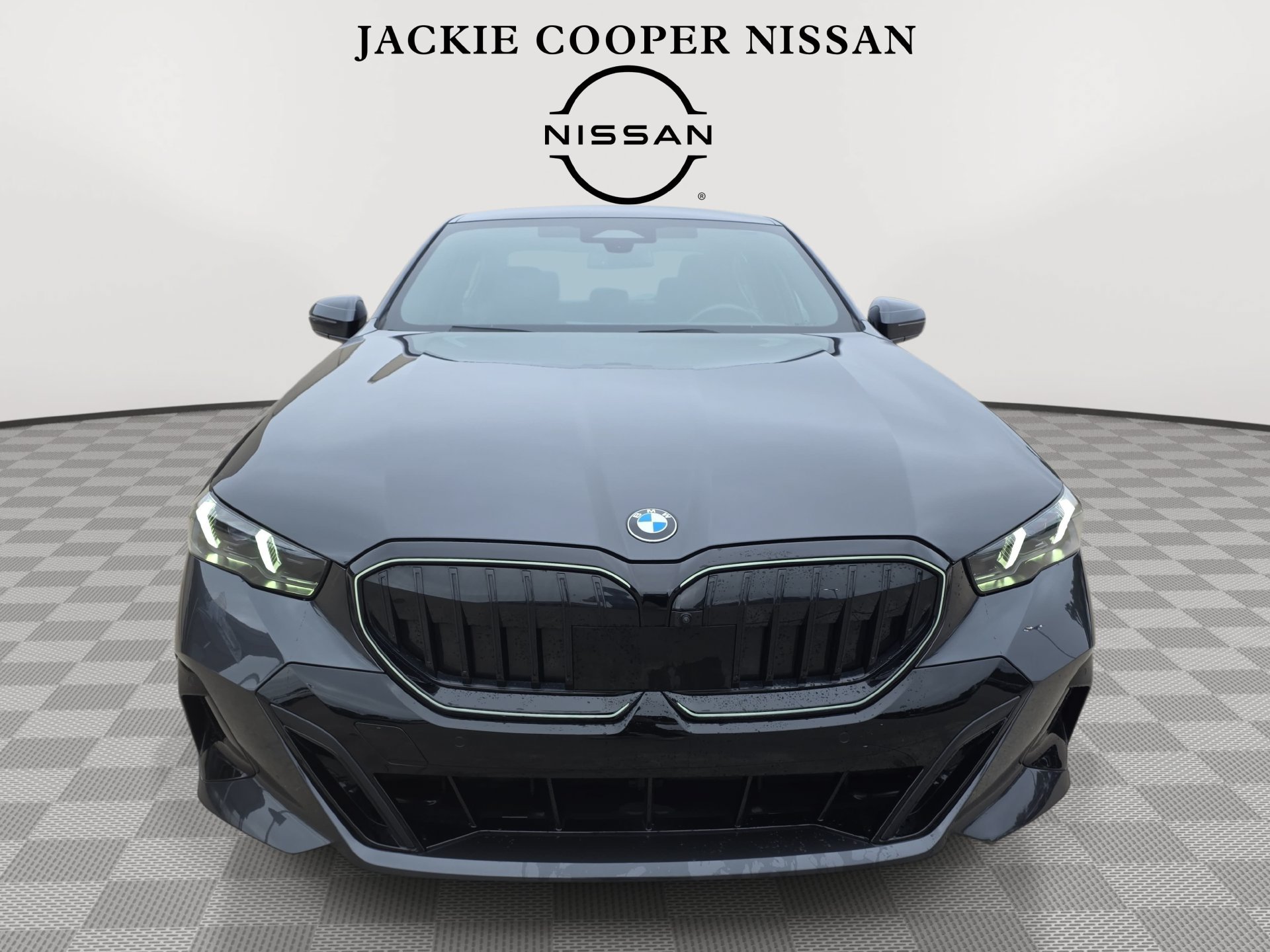 Used 2024 BMW 540i xDrive w/ Premium Package AWD/4WD image 2