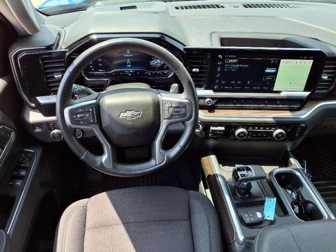 Used 2023 Chevrolet Silverado 1500 RST w/ Z71 Off-Road Package image 10