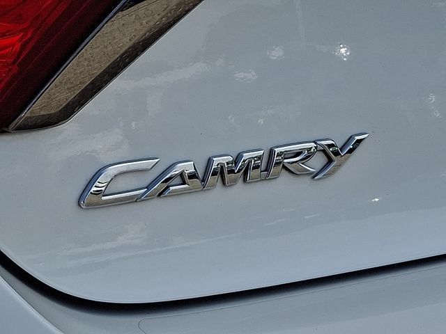 Used 2017 Toyota Camry SE FWD image 31