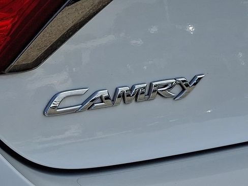 Used 2017 Toyota Camry SE FWD image 31