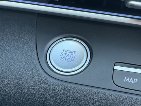 Certified 2025 Hyundai Elantra SEL FWD image 21