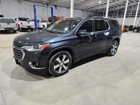 Used 2018 Chevrolet Traverse LT image 1