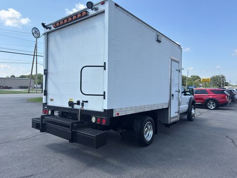Used 2016 Ford F550 2WD Regular Cab Super Duty image 5
