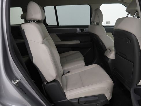 Used 2024 Hyundai Santa Fe SEL image 17