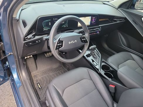 Used 2023 Kia Niro EX Touring FWD image 19