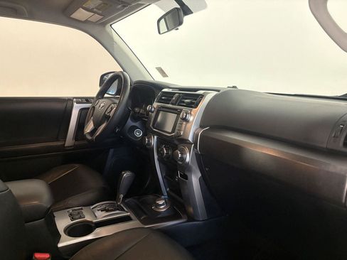 Used 2017 Toyota 4Runner SR5 AWD/4WD image 47