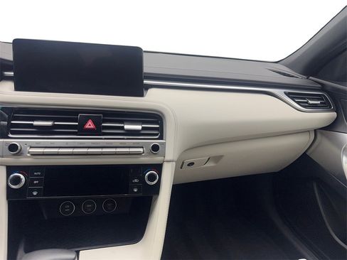 Used 2025 Genesis G70 2.5T image 54