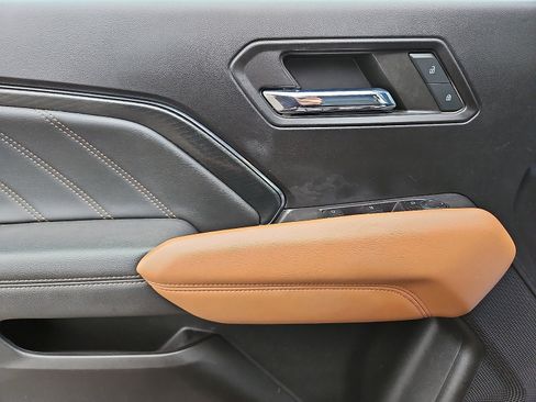 Used 2023 GMC Canyon AT4 image 12