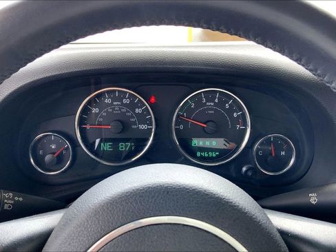 Used 2015 Jeep Wrangler Sport w/ Connectivity Group image 18