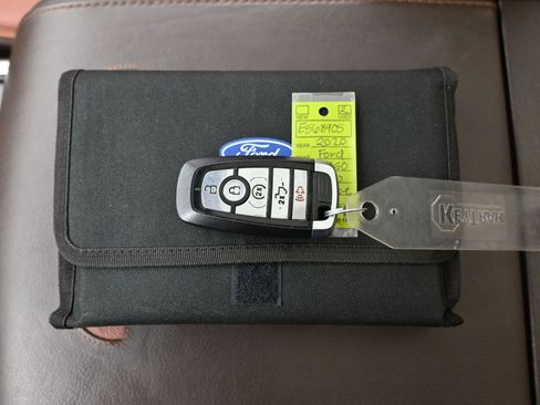 Used 2020 Ford F250 King Ranch w/ FX4 Off-Road Package image 19