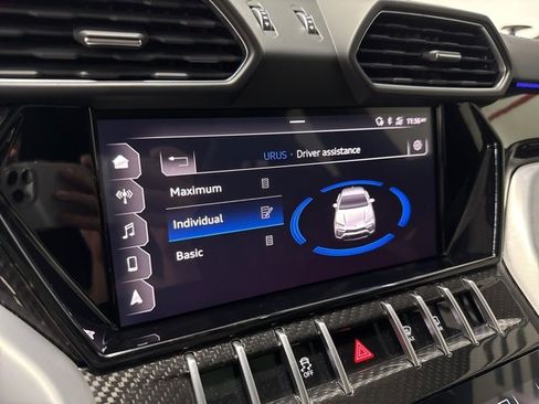 Used 2020 Lamborghini Urus image 39