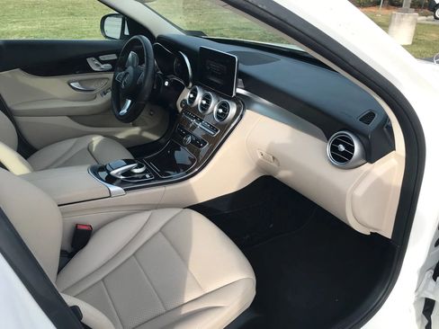 Used 2017 Mercedes-Benz C 300 4MATIC Sedan image 42