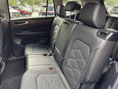 Used 2026 Volkswagen Atlas SE FWD image 40
