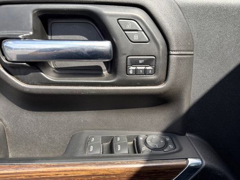 Used 2022 Chevrolet Silverado 1500 High Country w/ Technology Package image 23