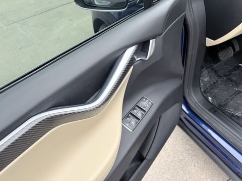 Used 2017 Tesla Model X 75D image 23