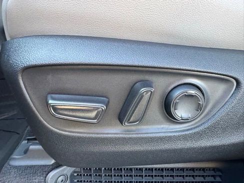 New 2026 Toyota Sienna XLE AWD/4WD image 20