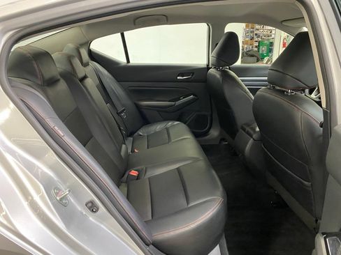 Used 2024 Nissan Altima 2.5 SR FWD image 11