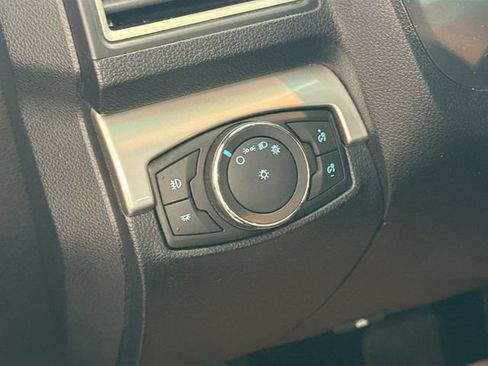 Used 2016 Ford Explorer XLT w/ Equipment Group 202A image 8