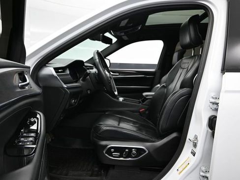 Certified 2022 Jeep Grand Cherokee L Overland w/ Luxury Tech Group IV image 20