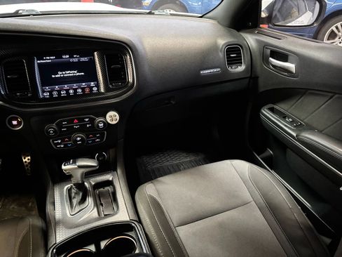 Used 2018 Dodge Charger R/T image 12