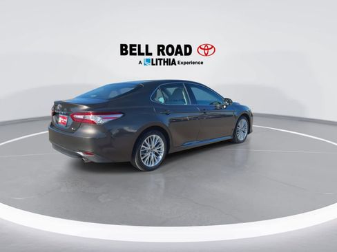 Used 2018 Toyota Camry XLE image 8