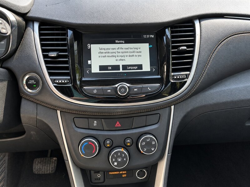 Used 2017 Chevrolet Trax LT w/ LT Convenience Package AWD/4WD image 14
