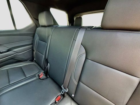 Used 2023 Chevrolet Traverse LT w/ LT Premium Package AWD/4WD image 13