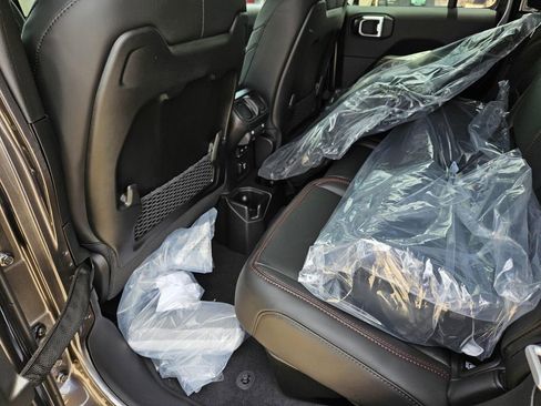 New 2025 Jeep Gladiator Rubicon image 22