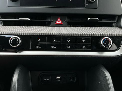 Used 2025 Kia Sportage LX image 26