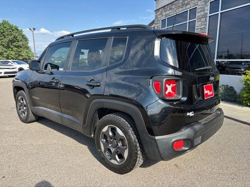 Used 2018 Jeep Renegade Latitude image 3