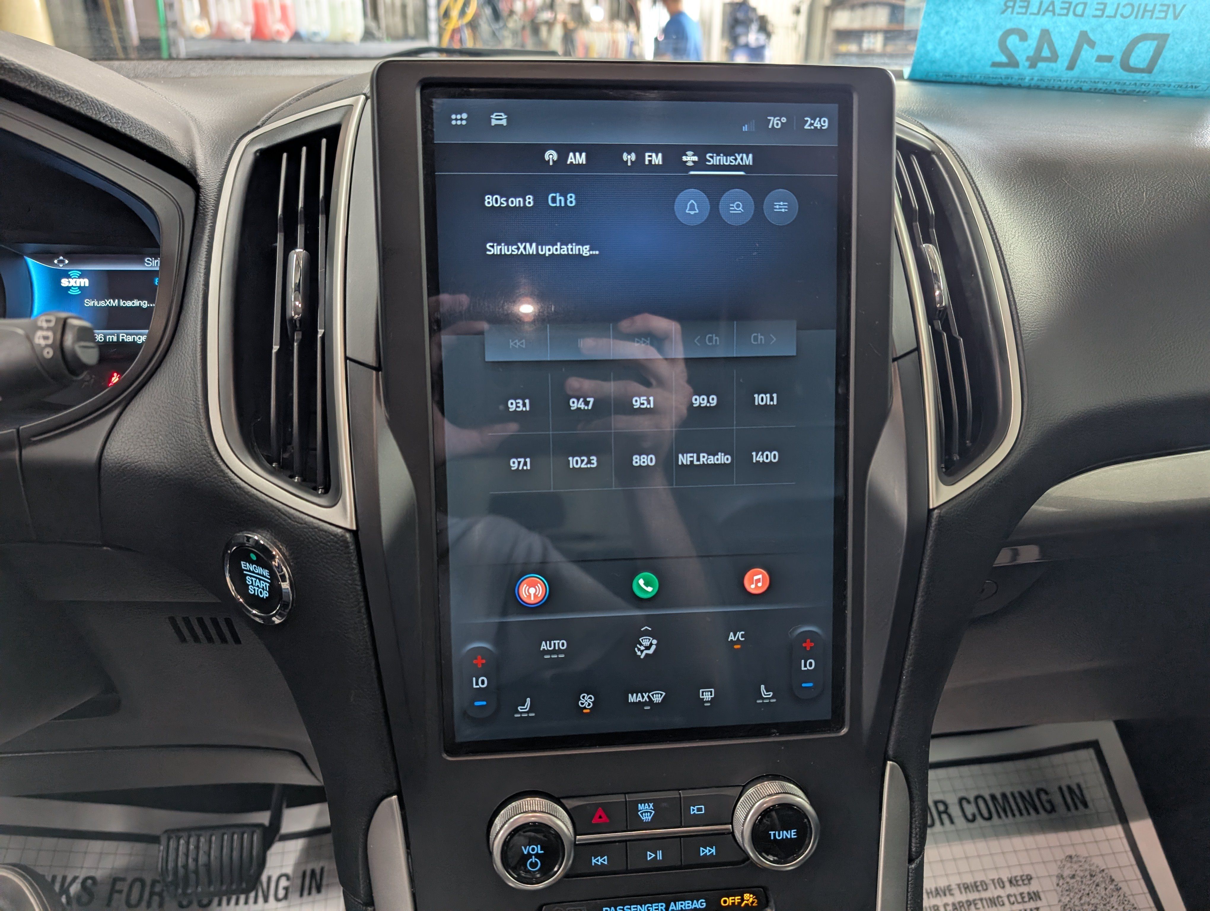 Used 2024 Ford Edge SEL AWD/4WD image 11
