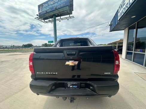 Used 2008 Chevrolet Avalanche LTZ w/ LTZ Preferred Equipment Group image 4