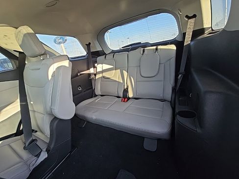 Used 2025 Ford Explorer Active w/ Active Comfort Package image 41