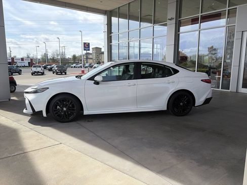 Certified 2025 Toyota Camry SE FWD image 7