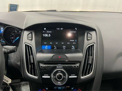 Used 2018 Ford Focus SEL image 23