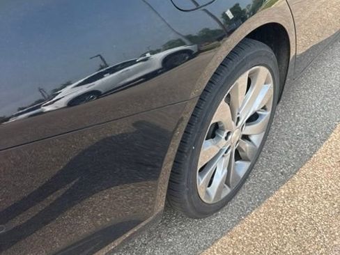 Used 2017 Chevrolet Malibu Premier w/ Premier Sun and Wheel Package FWD image 8
