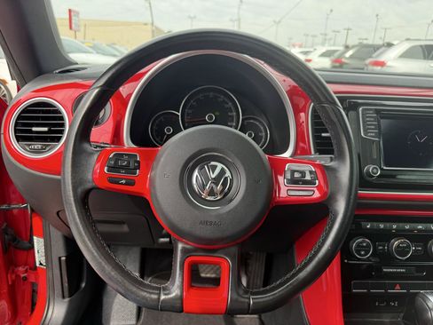 Used 2019 Volkswagen Beetle 2.0T SE FWD image 13