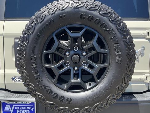 Used 2026 Ford Bronco Badlands AWD/4WD image 22