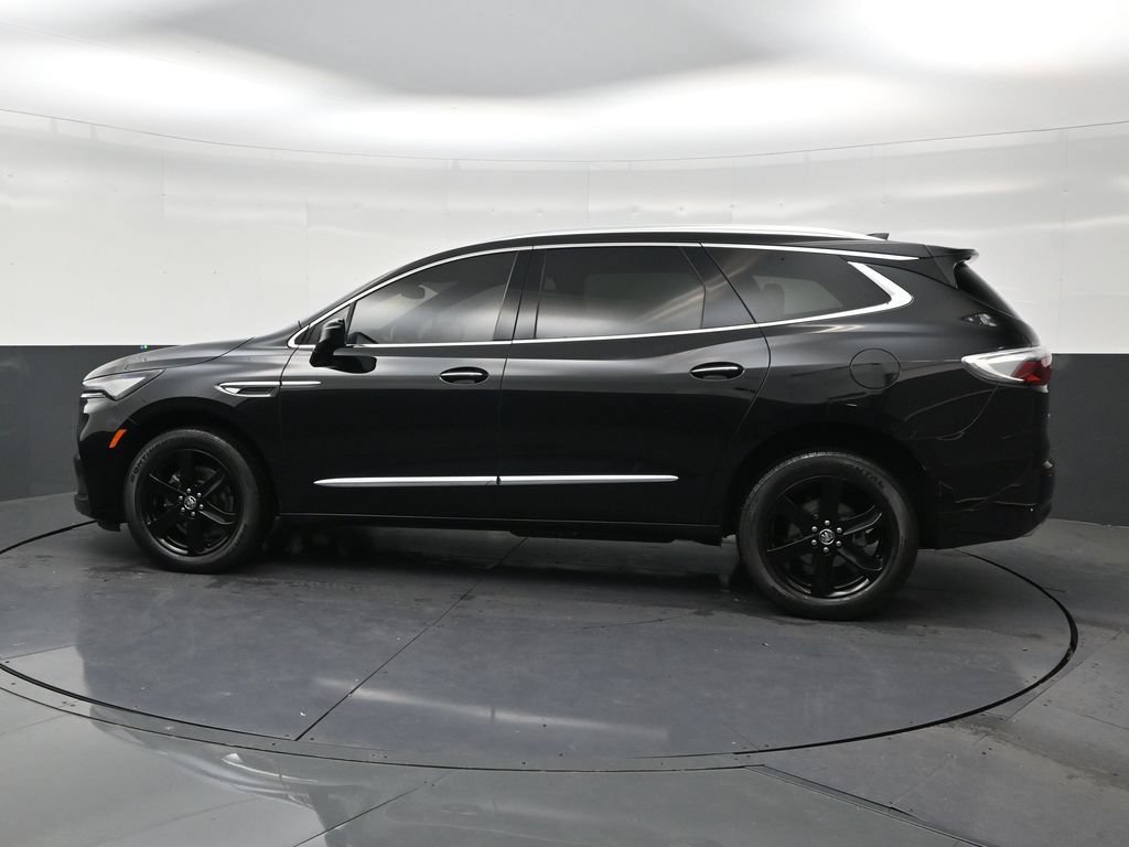 Used 2024 Buick Enclave Essence w/ Sport Touring Edition FWD image 2
