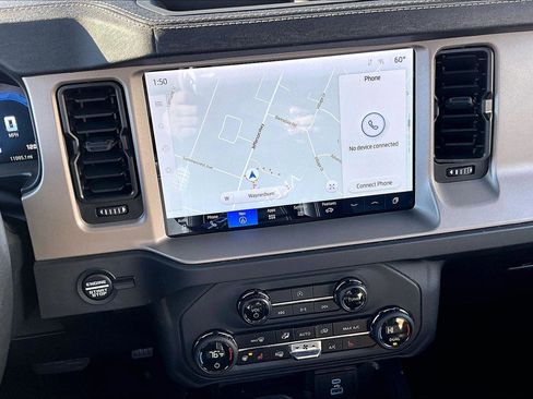 Used 2025 Ford Bronco Outer Banks image 6