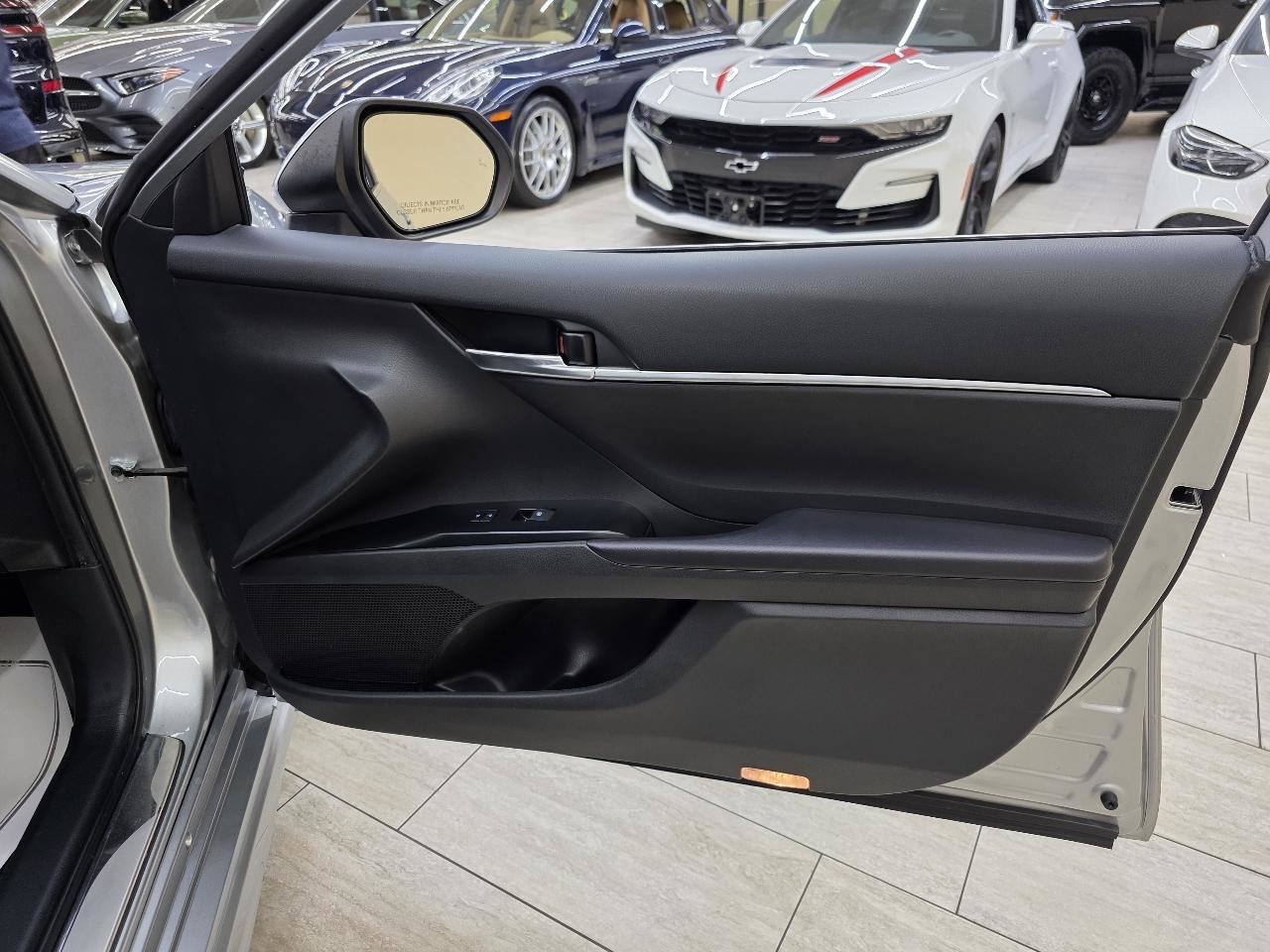 Used 2019 Toyota Camry SE w/ Convenience Package FWD image 36