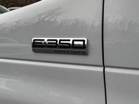 Used 2024 Ford E-350 and Econoline 350 Super Duty w/ Driver's Safety Package image 17