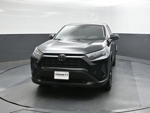 Used 2022 Toyota RAV4 LE FWD image 22
