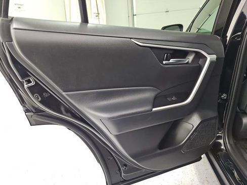 Used 2024 Toyota RAV4 SE w/ Convenience Package image 27