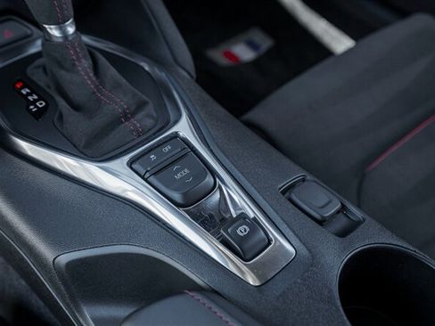 Used 2021 Chevrolet Camaro ZL1 RWD image 37