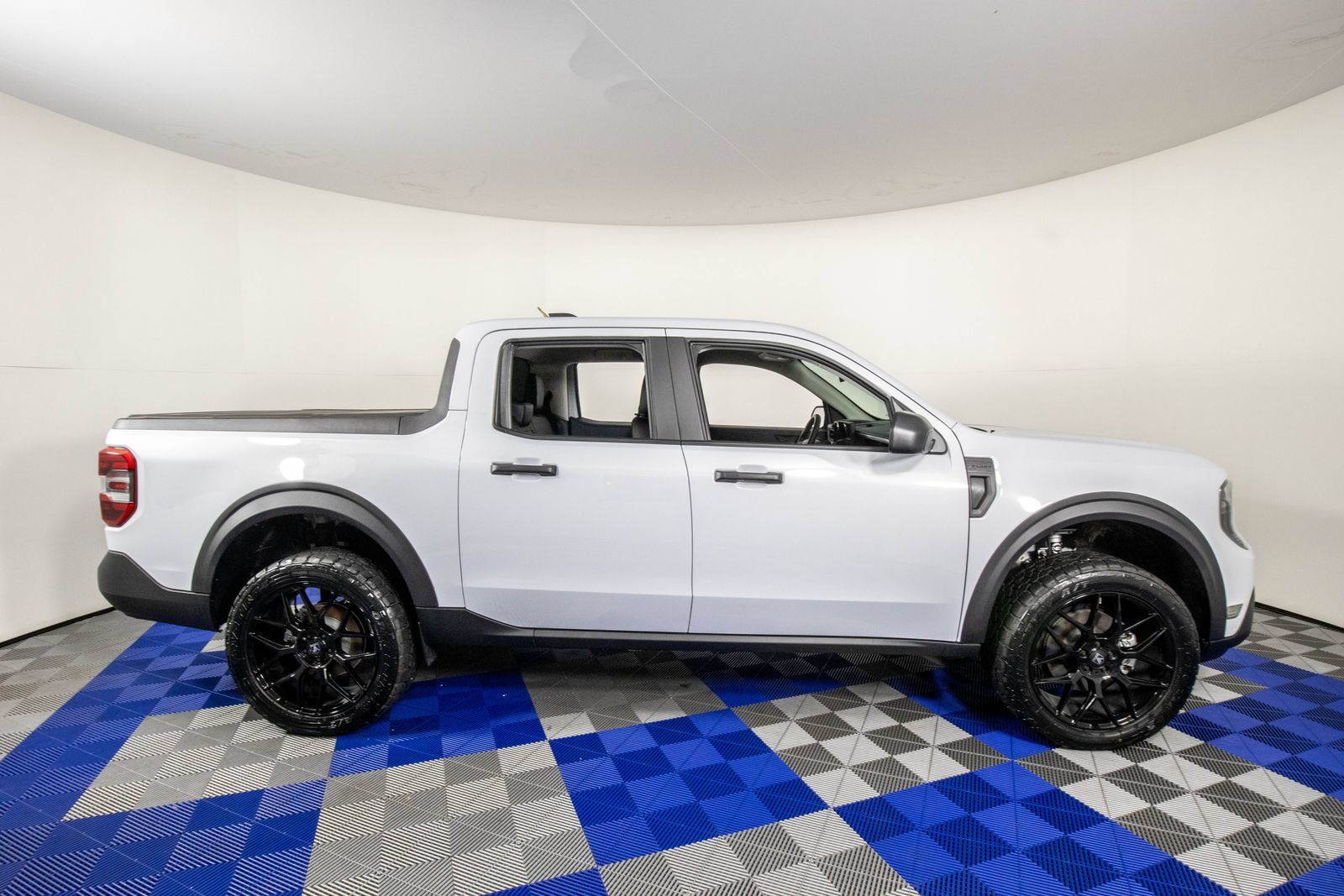 Used 2025 Ford Maverick XLT w/ Equipment Group 302A AWD/4WD image 4